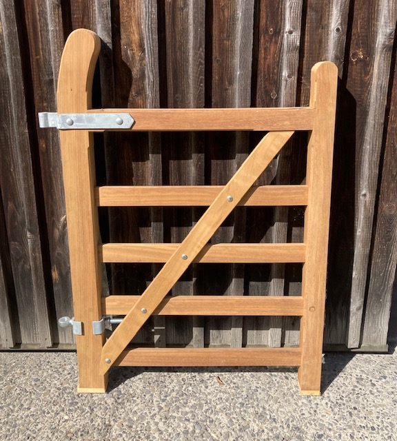 Barrière Yeoman en Iroko - hauteur 120 cm