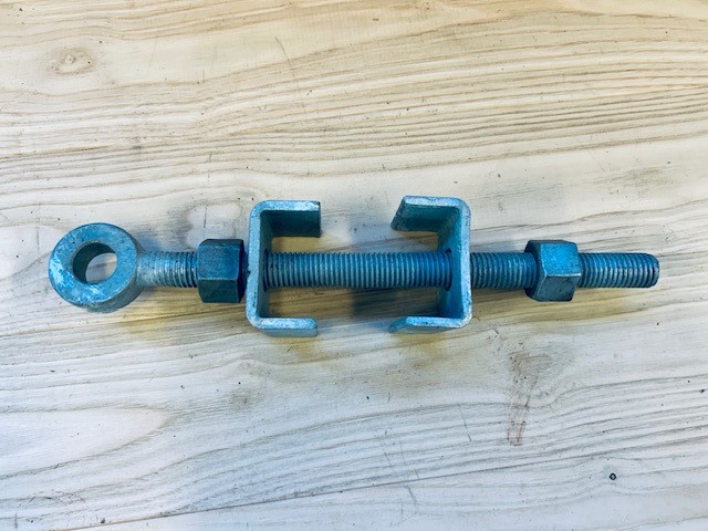Verstelbaar beslag van 30 cm met oog van Ø 19 mm voor hekwerk, thermisch verzinkt