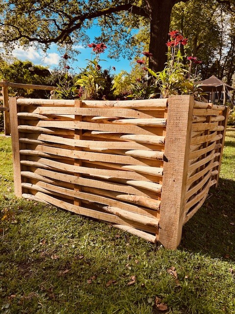 Bac potager carré en acacia-châtaignier 140 x 140 x 80 cm