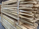 Robinia fence, sawn stakes - spacing : 7-8 cm 