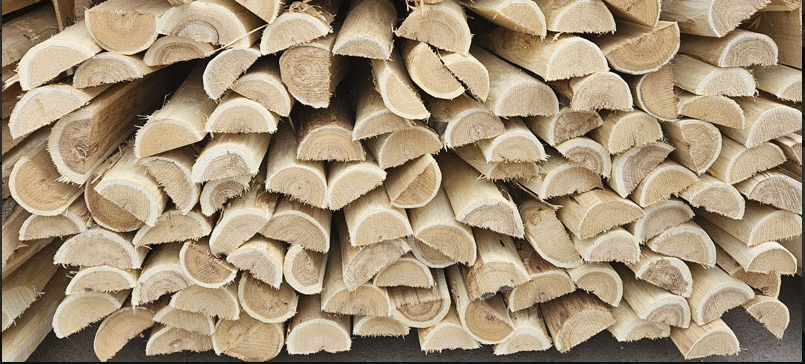 Demi-rond en acacia (robinier) scié, écorcé, non pointé Ø 8-10 cm