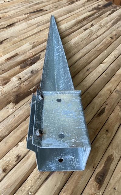 Support avec pointe 10 x 10 x 75 cm pour poteau carré (avec boulons de serrage), galvanisé à chaud